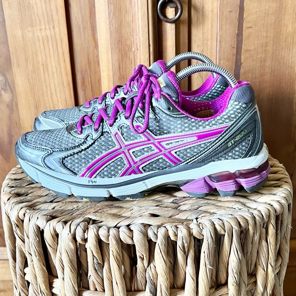 Asics Women’s Gray And Pink GT-2170 Running Shoe Size 8.5